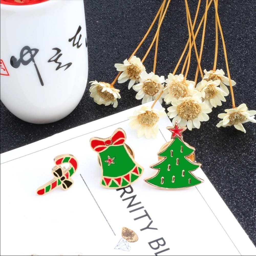 🎄Christmas Pin Set 6Pc 🎄 - Picture 4 of 5