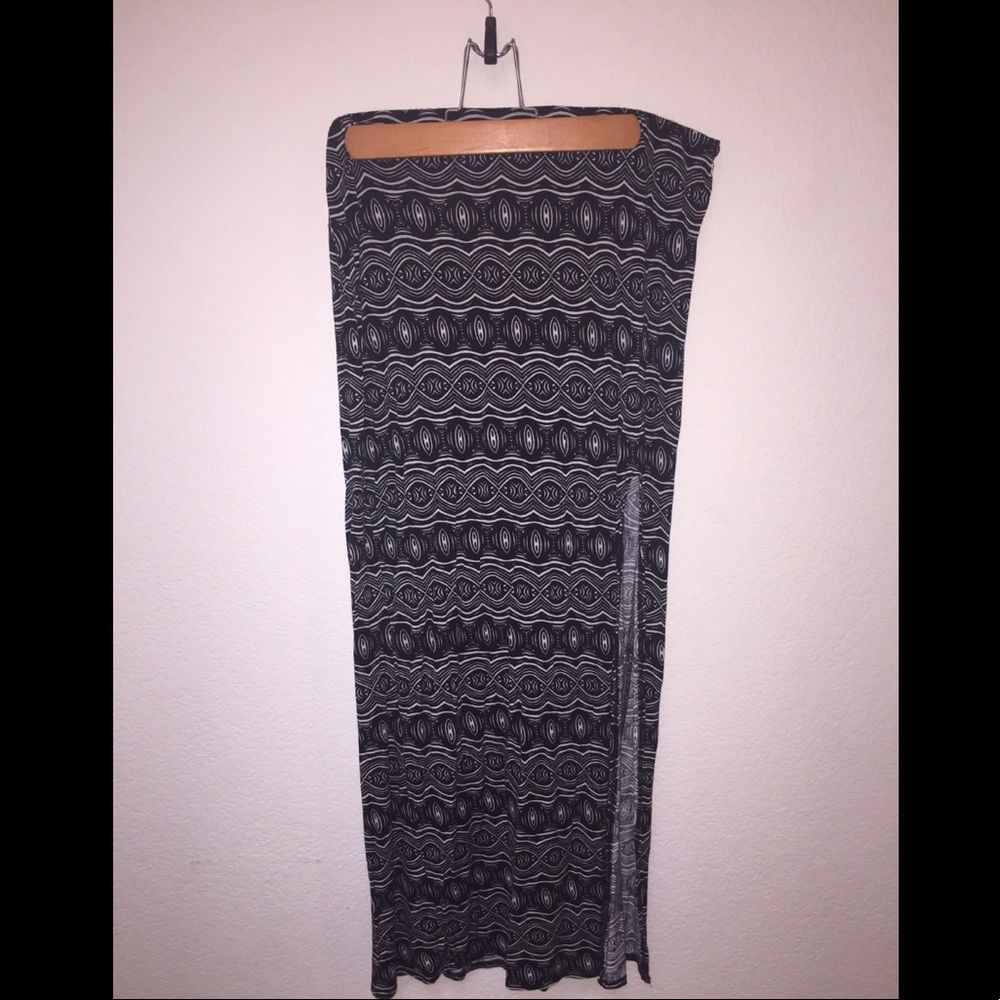 Black pattern maxi skirt