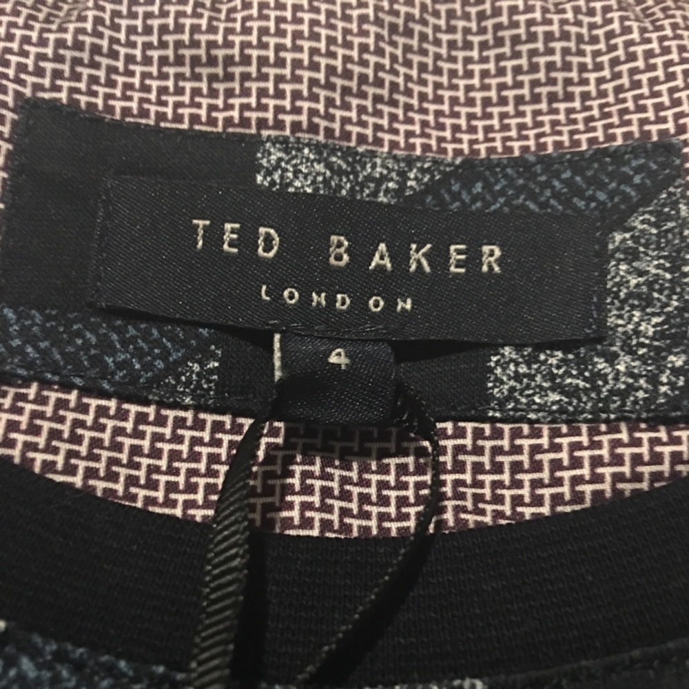 TED BAKER🇬🇧LONDON T-SHIRT