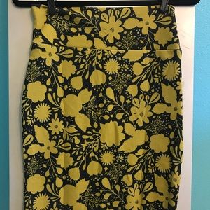 EUC Small LuLaRoe Cassie
