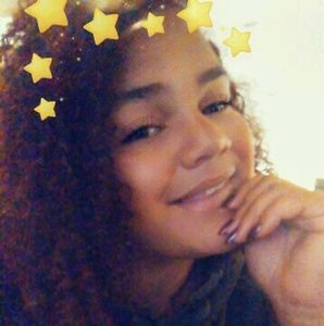 Meet your Posher, Carissa