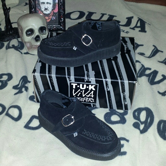 T.U.K Black Suede Viva Low Creeper size 6 - Picture 1 of 4