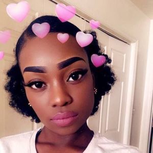 Meet your Posher, Valeria