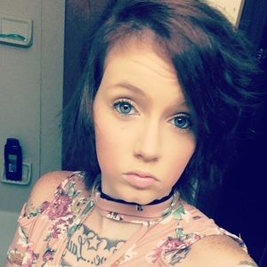 Meet your Posher, Casey