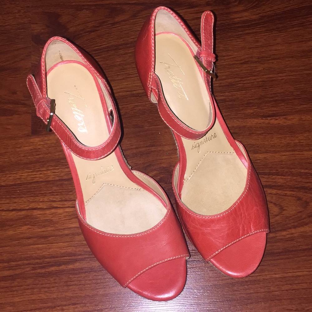 Red wedge heel shoes