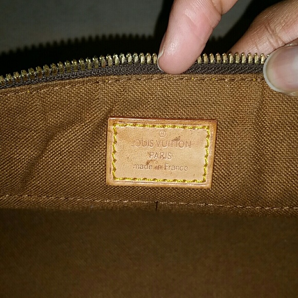 Louis vuitton Authentic monogram cross over bag - Picture 6 of 7