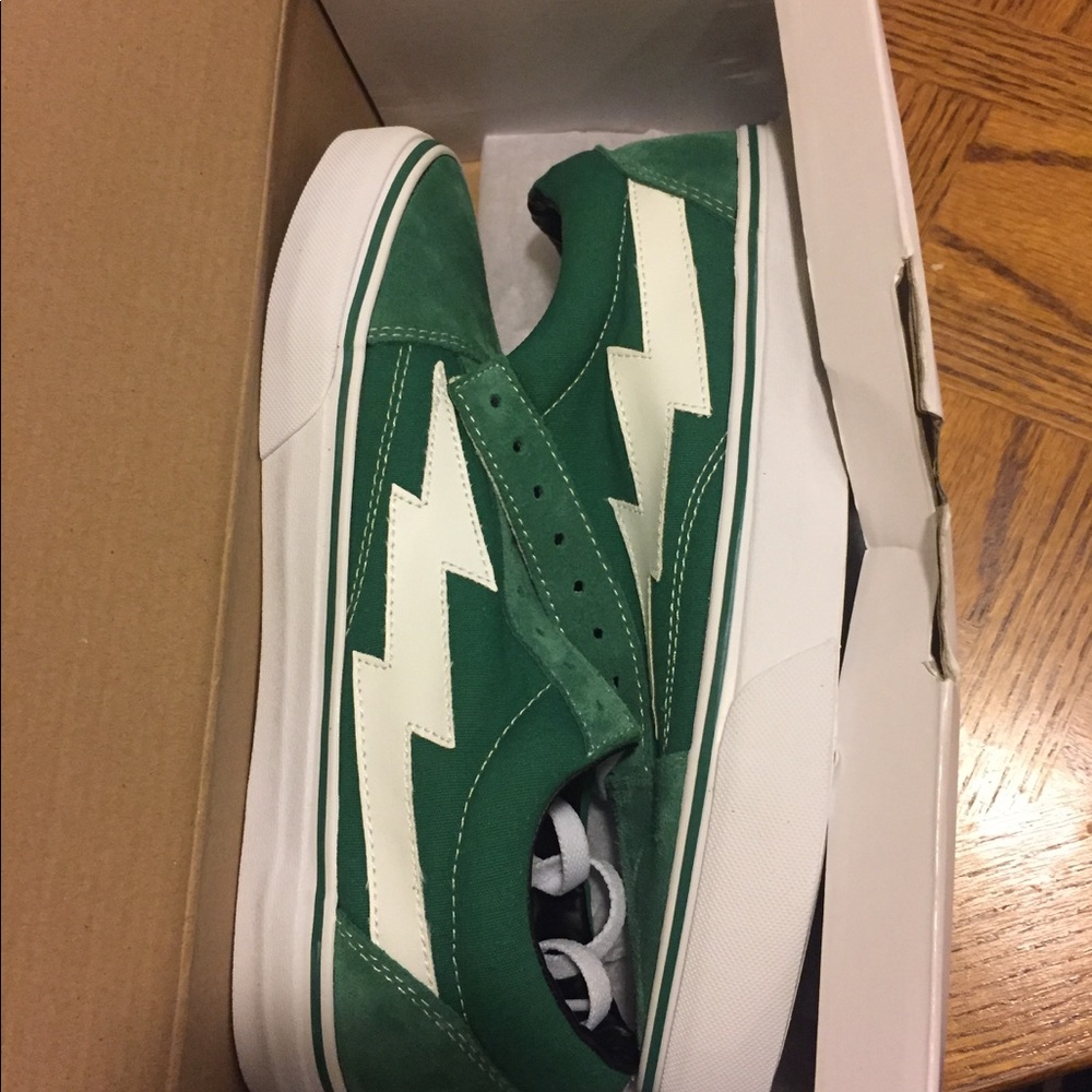 Revenge Storms size 10