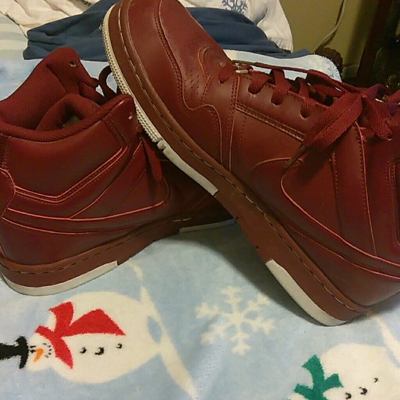 Nike's - Picture 4 of 4