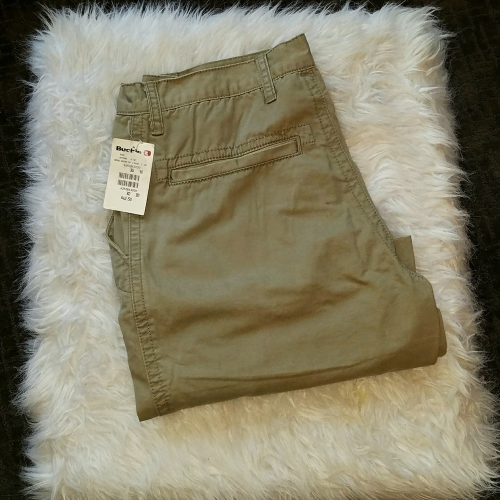 BKE (BUCKLE) BROOKS Khaki Chinos Tan Oat color