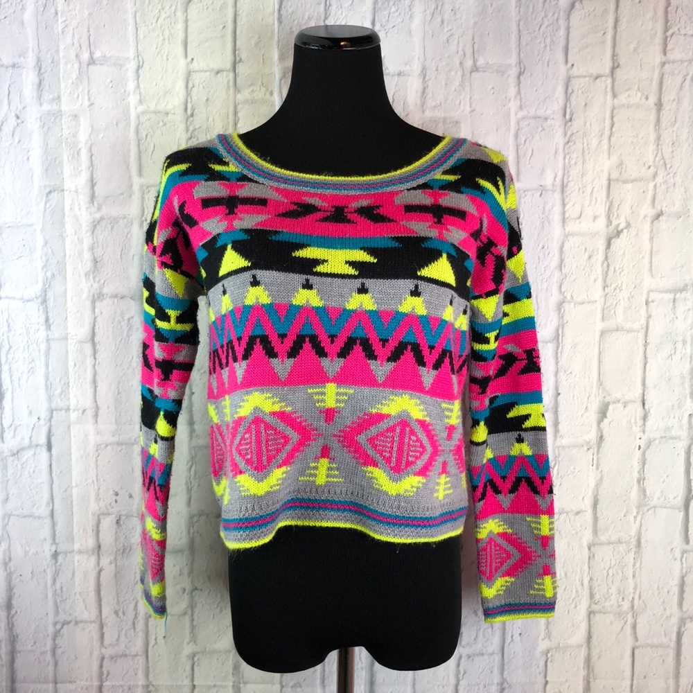 ✨Xhilaration Neon/Tribal 90’s Cropped Sweater✨