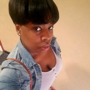 Meet your Posher, Shalanda