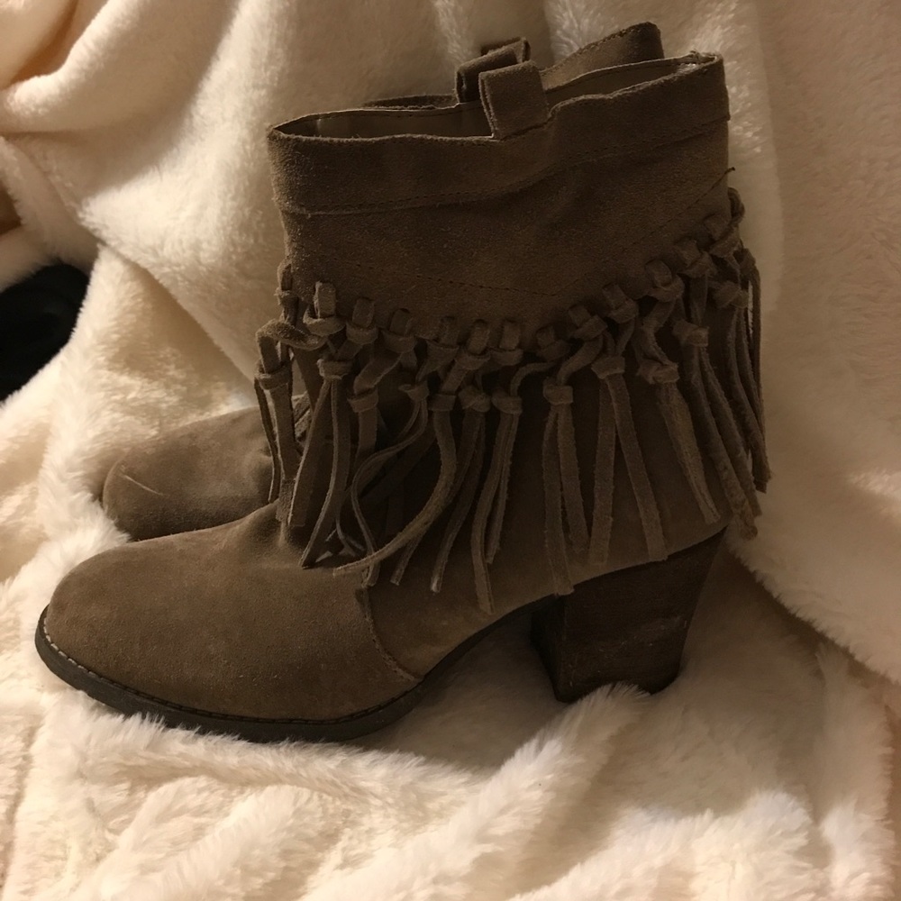 Sbicca boots/booties fringe suede size 8