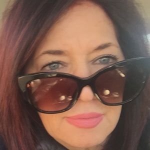 Meet your Posher, Anne marie