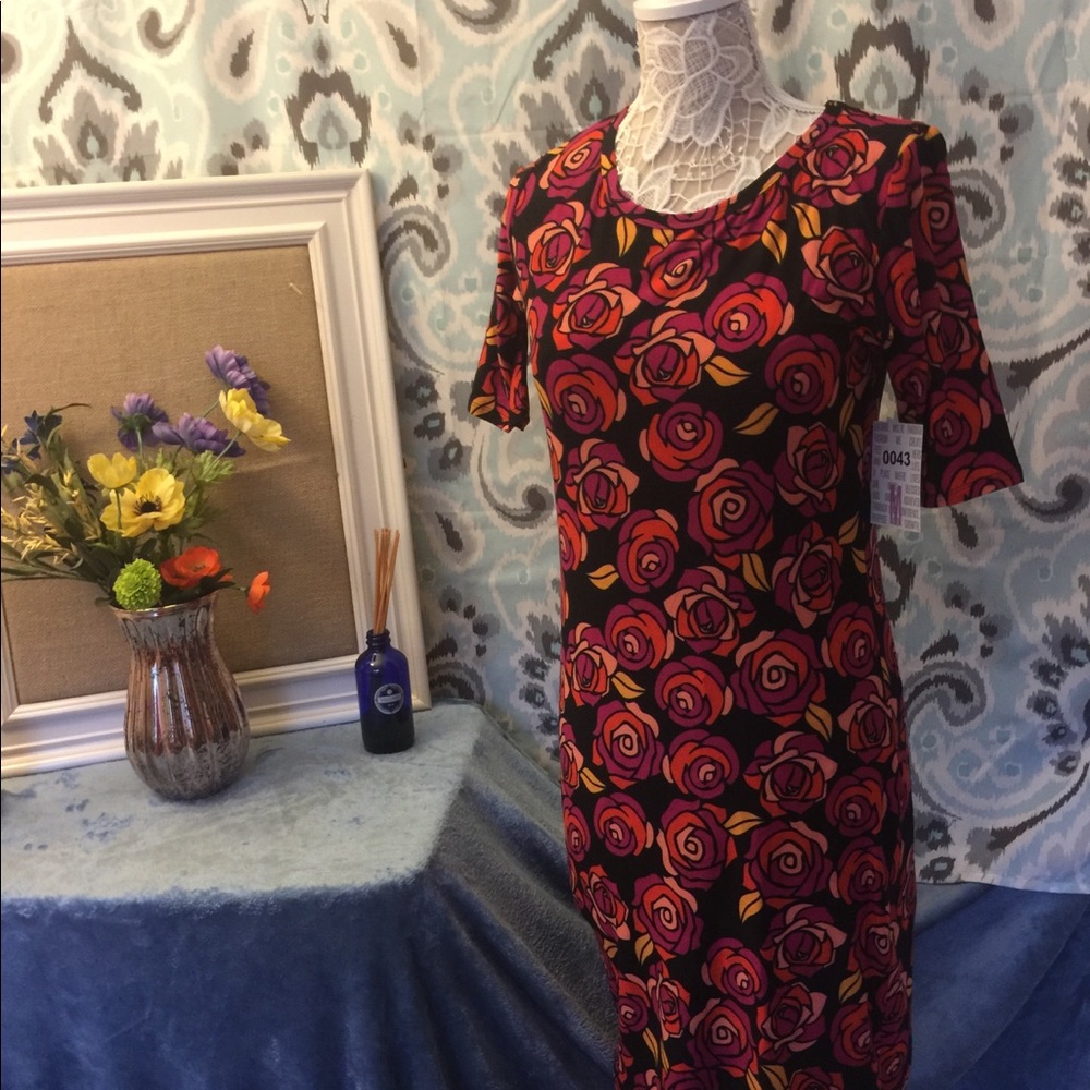 Lularoe Beauty roses medium Julia NWT
