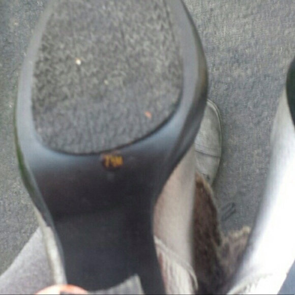 MICHAEL KORS Carlie Boot Carlie Boot 7.5 like new - Picture 6 of 7