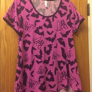 BATS LuLaRoe Classic M Tee