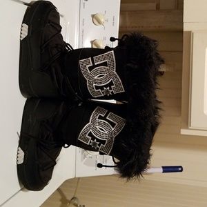 DC SNOWBOARDING BOOTS