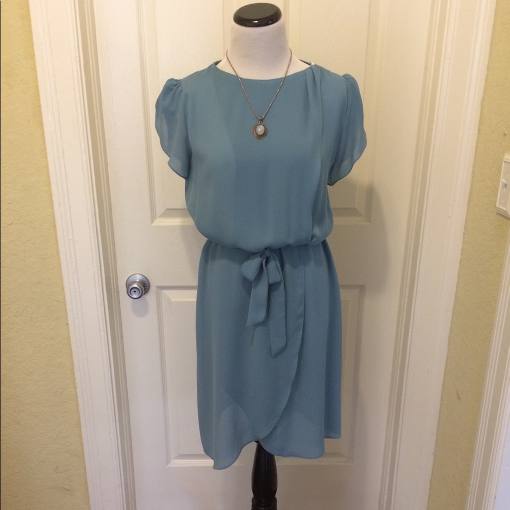 👗 Tailleur Vintage Blue Wrap Dress