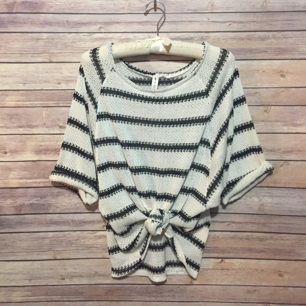 🛑SOLD🛑Knit Sweater Tee