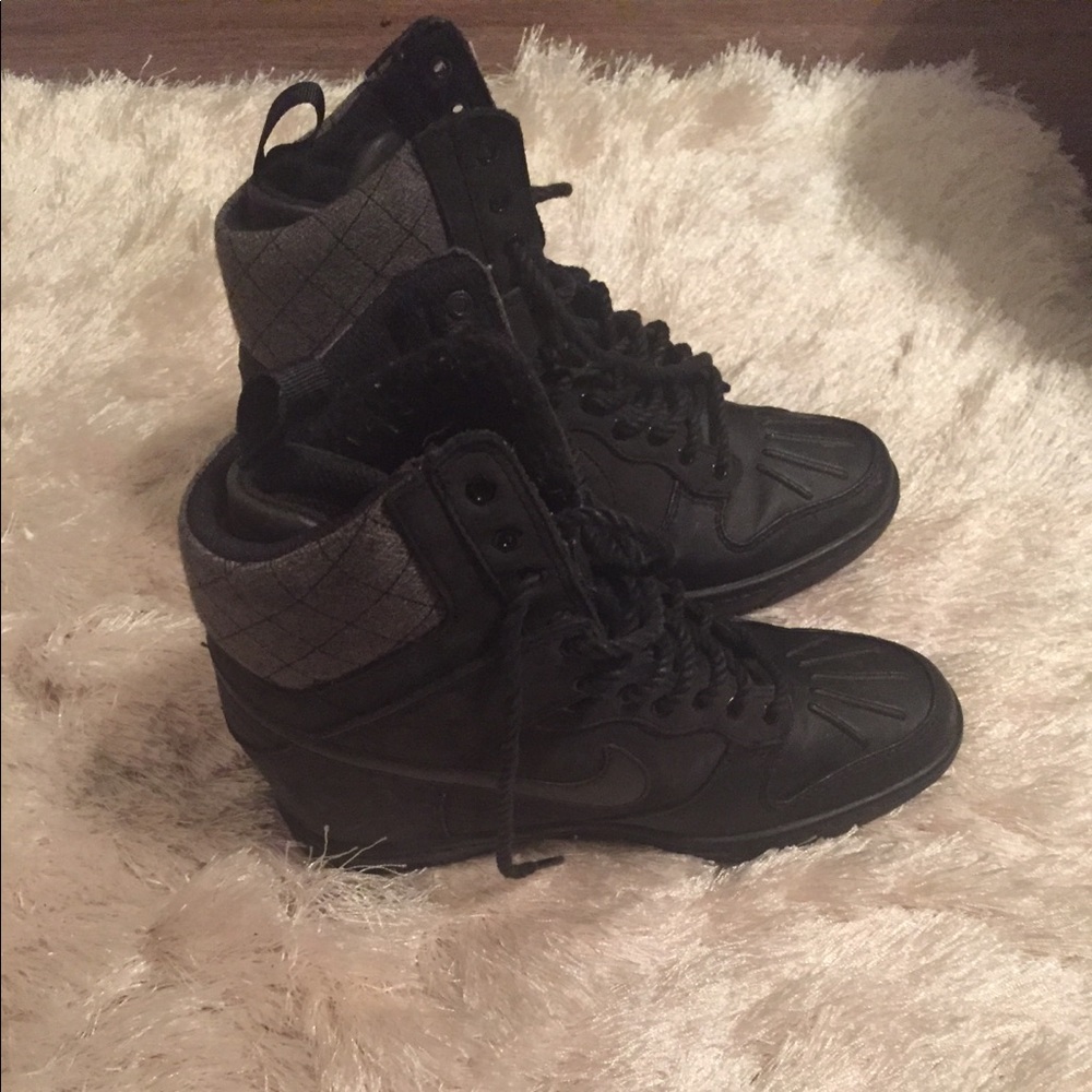 Nike Dunk cold weather sneaker boots.