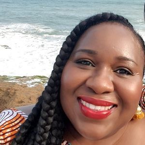 Meet your Posher, Yvette