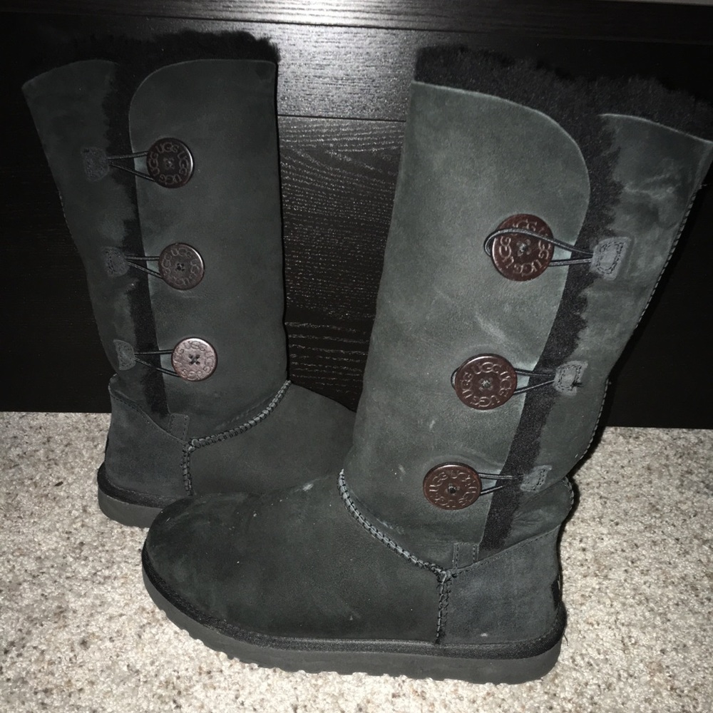 Tall Button Uggs size 7