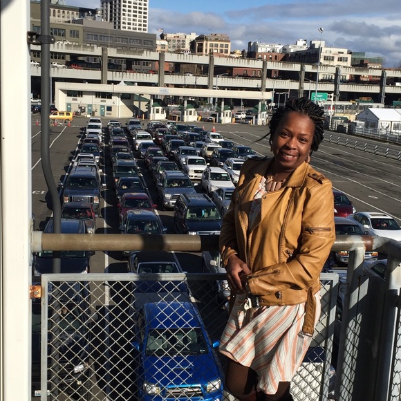 Meet your Posher, Acelia - Picture 1 of 1