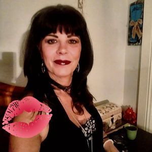 Meet your Posher, Dana