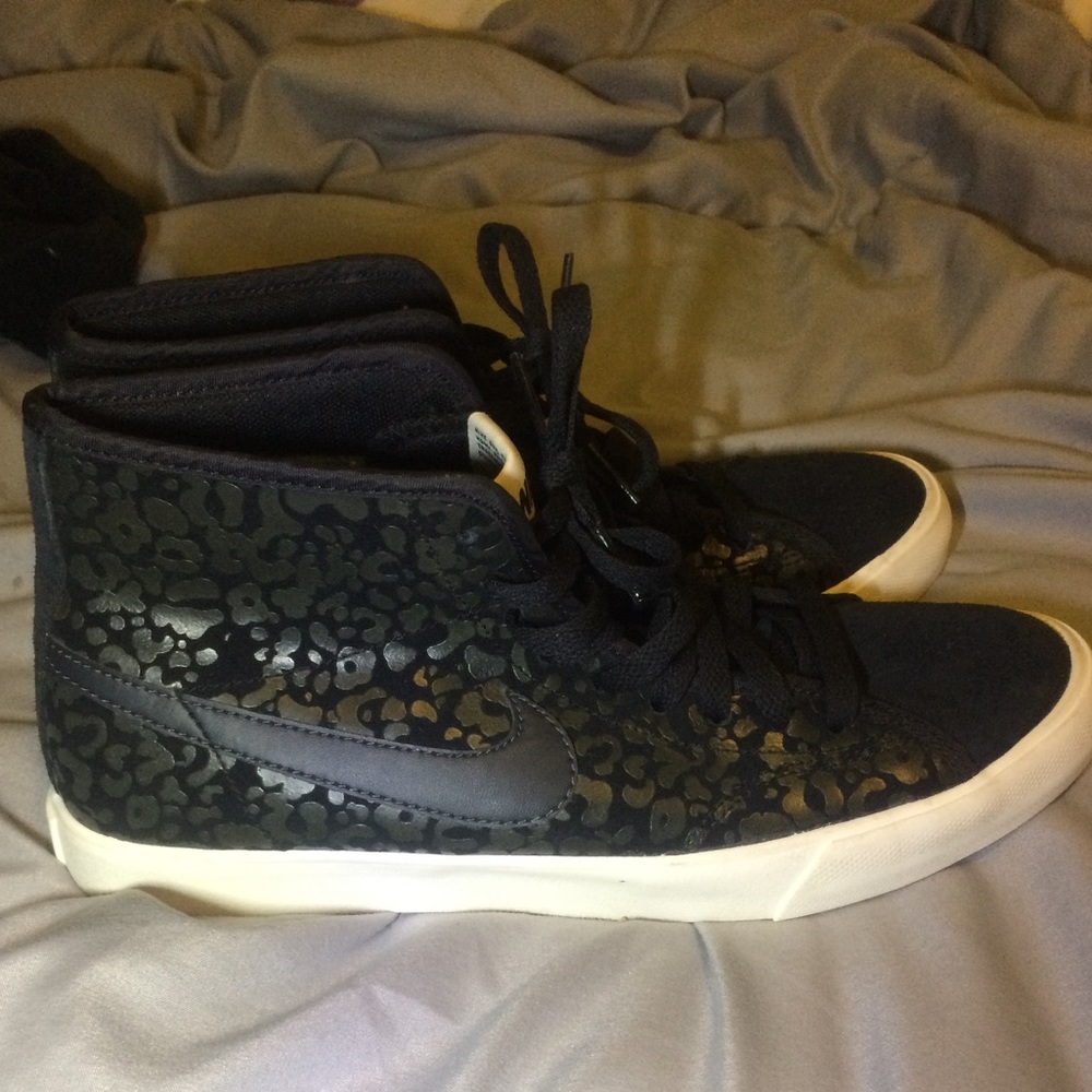 Black Nike Leopard Print Sneakers