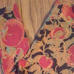 LuLaRoe OS Leggings [Tomatoes] Never Warn