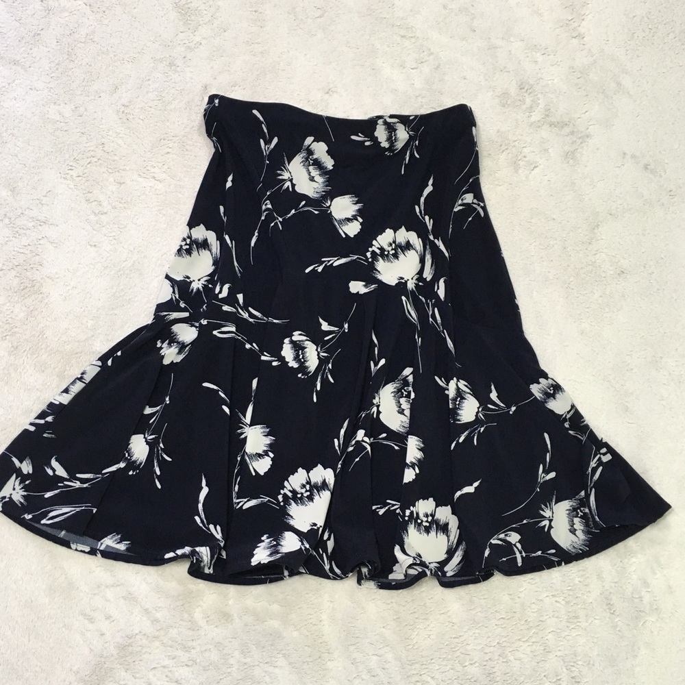 Chaps Navy skirt with white flowers size small
