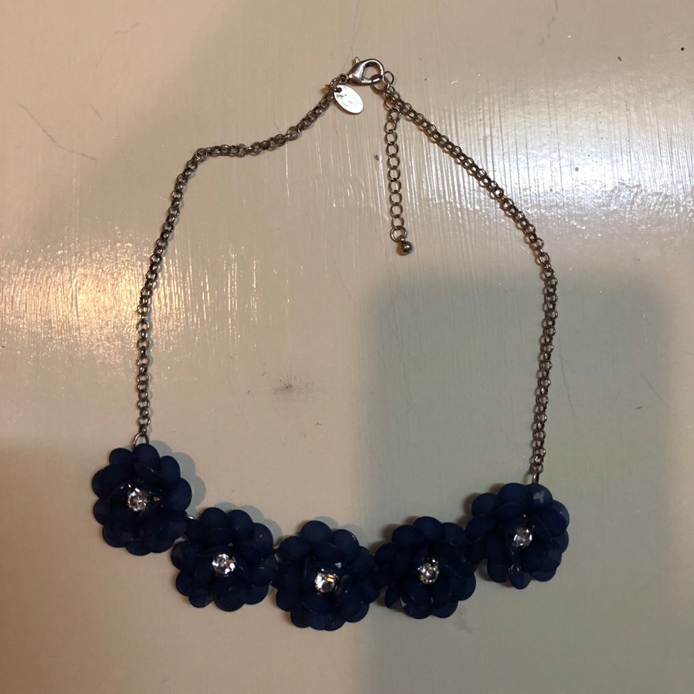 💫SOLD Navy flower w/ gemstone statement necklace