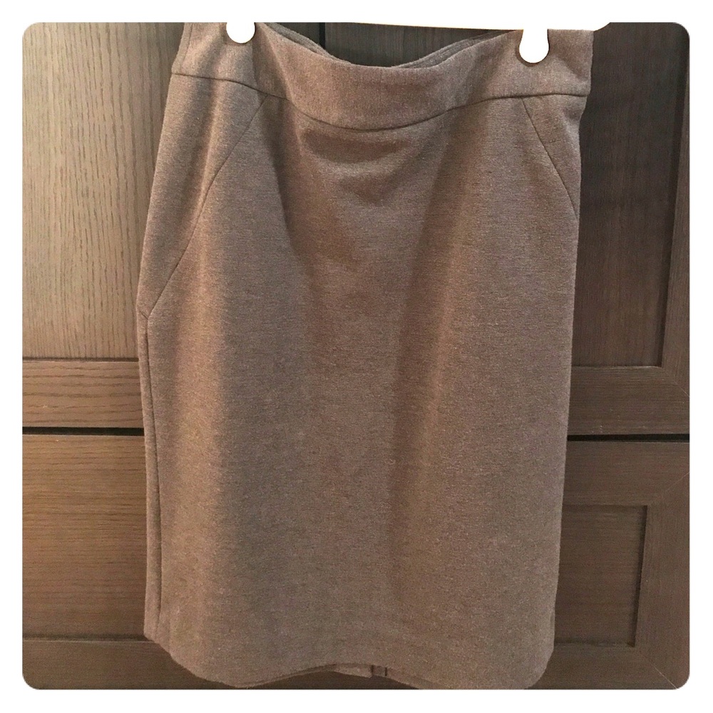 Gray pencil skirt