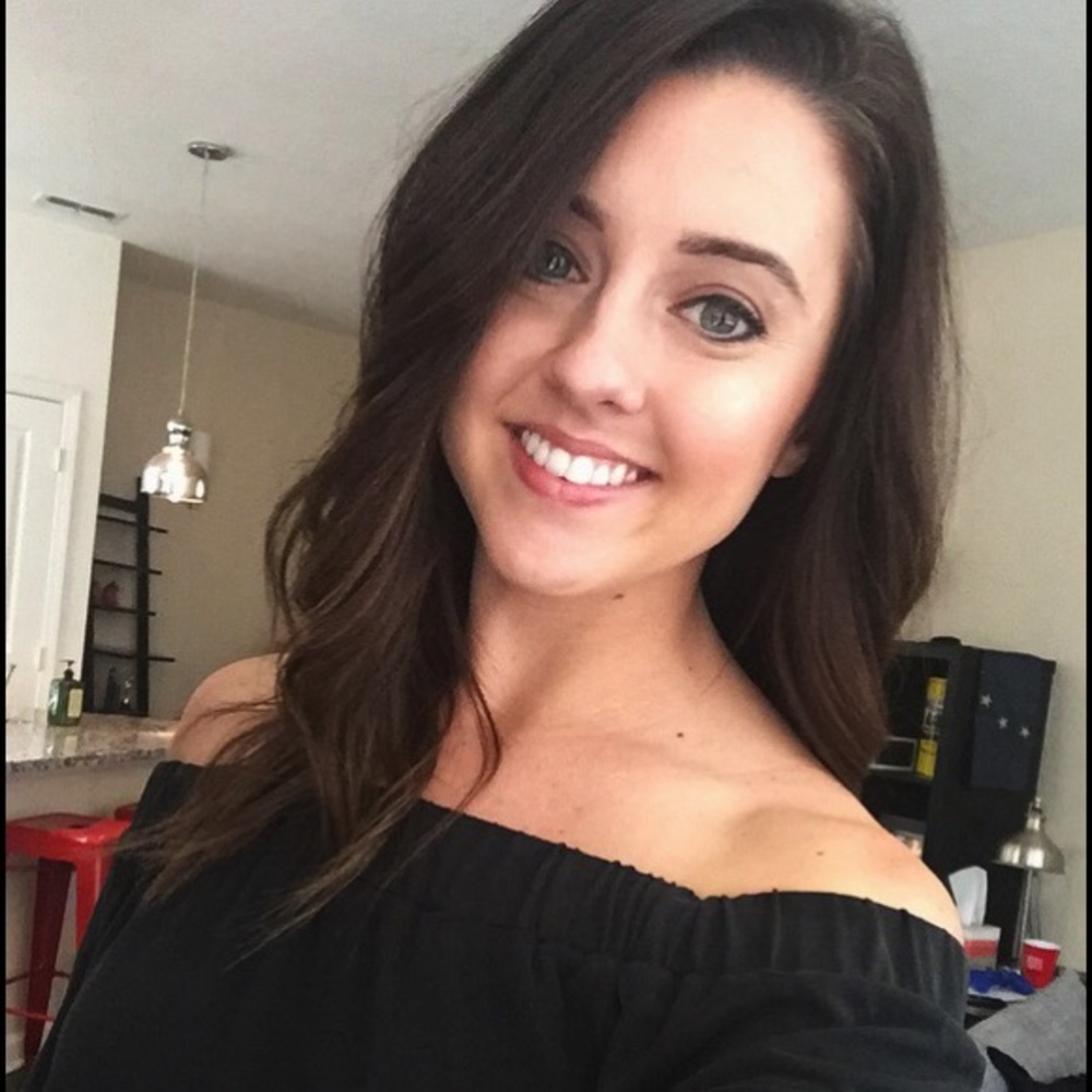 Meet your Posher, Alicia
