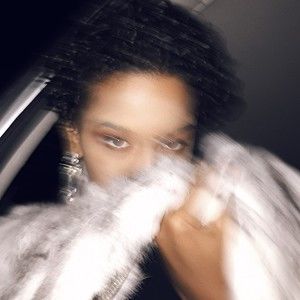 Meet your Posher, Paola