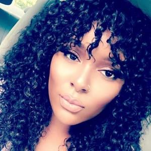 Meet your Posher, Simone