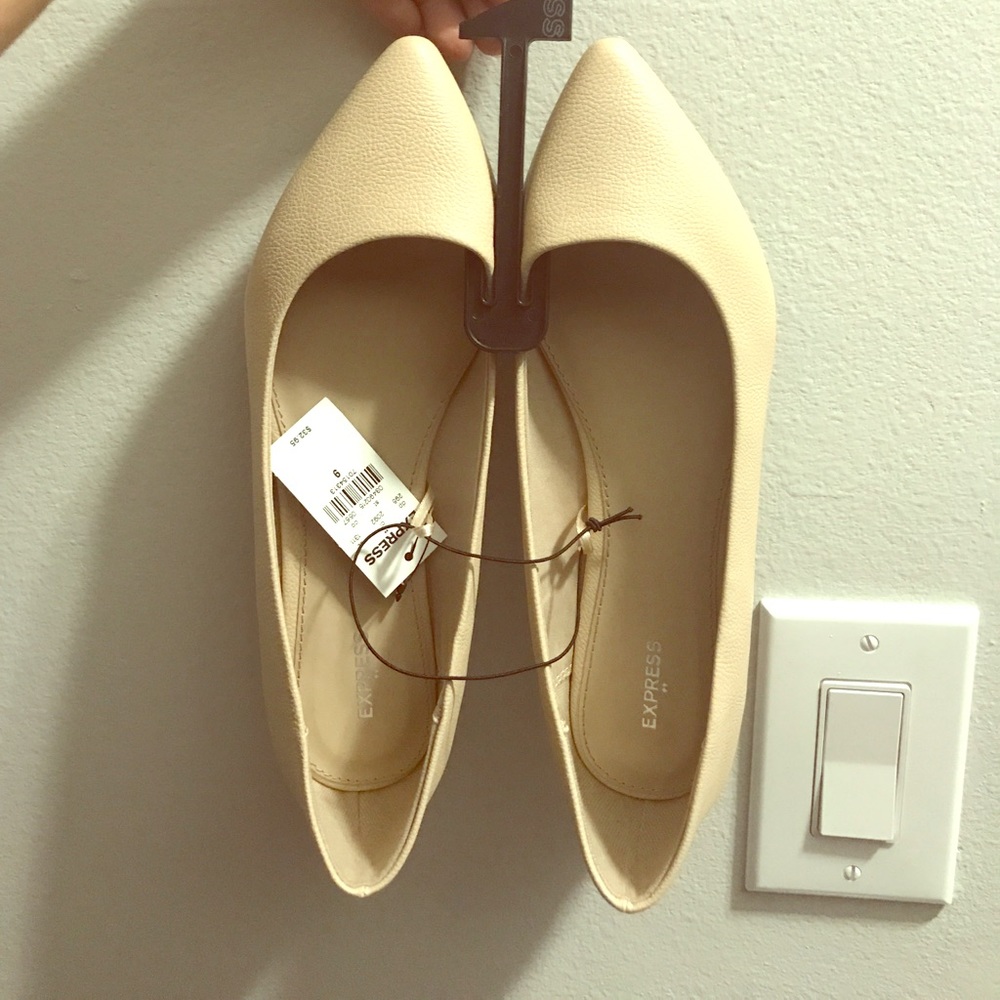 Express nude pointy flats