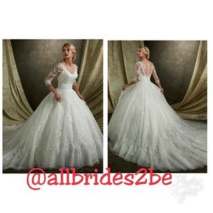 Long Sleeve Bridal Gown in Ivory New With Tags