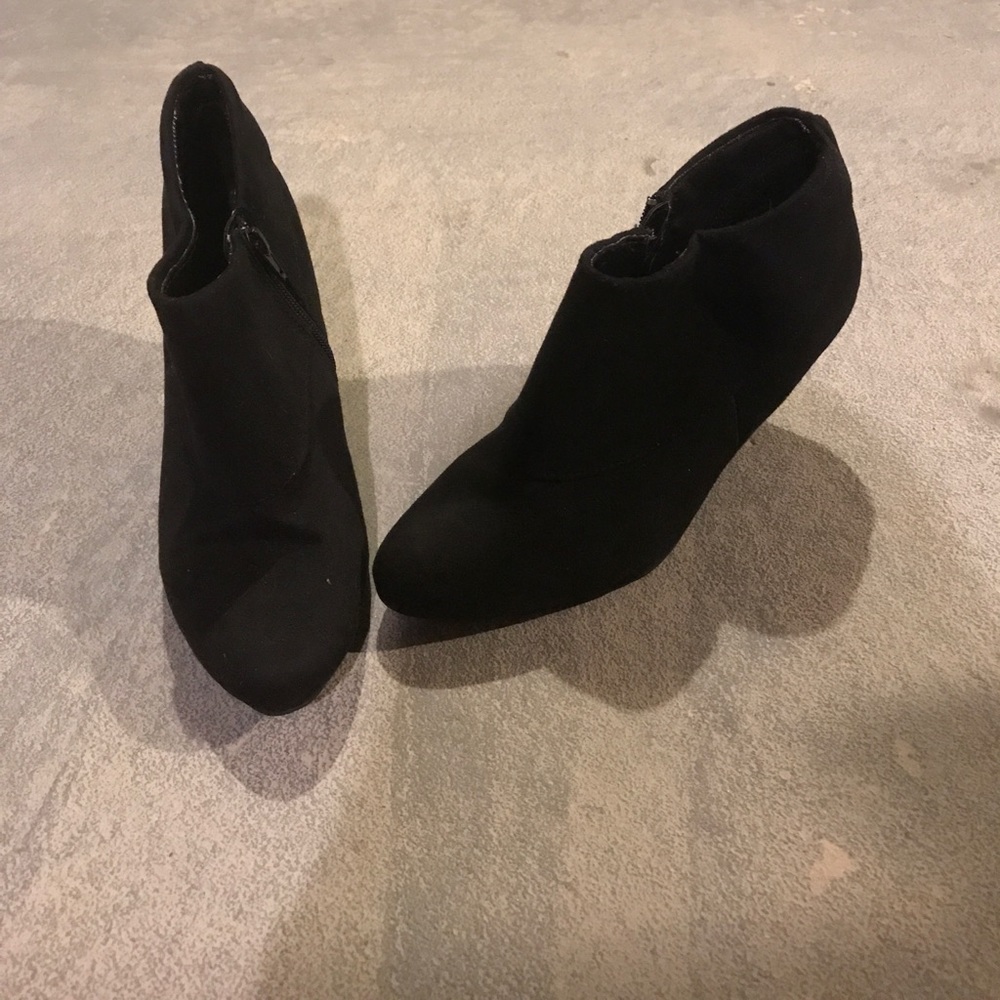 Heel booties