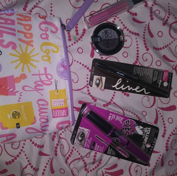 Sold*Makeup/bath bomb bundle - Picture 2 of 3