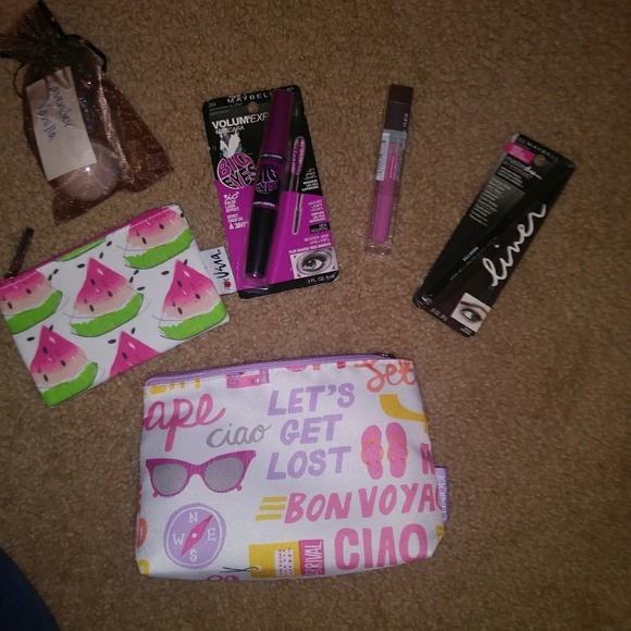 Other - Sold*Makeup/bath bomb bundle