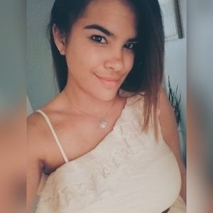 Meet your Posher, Carolina