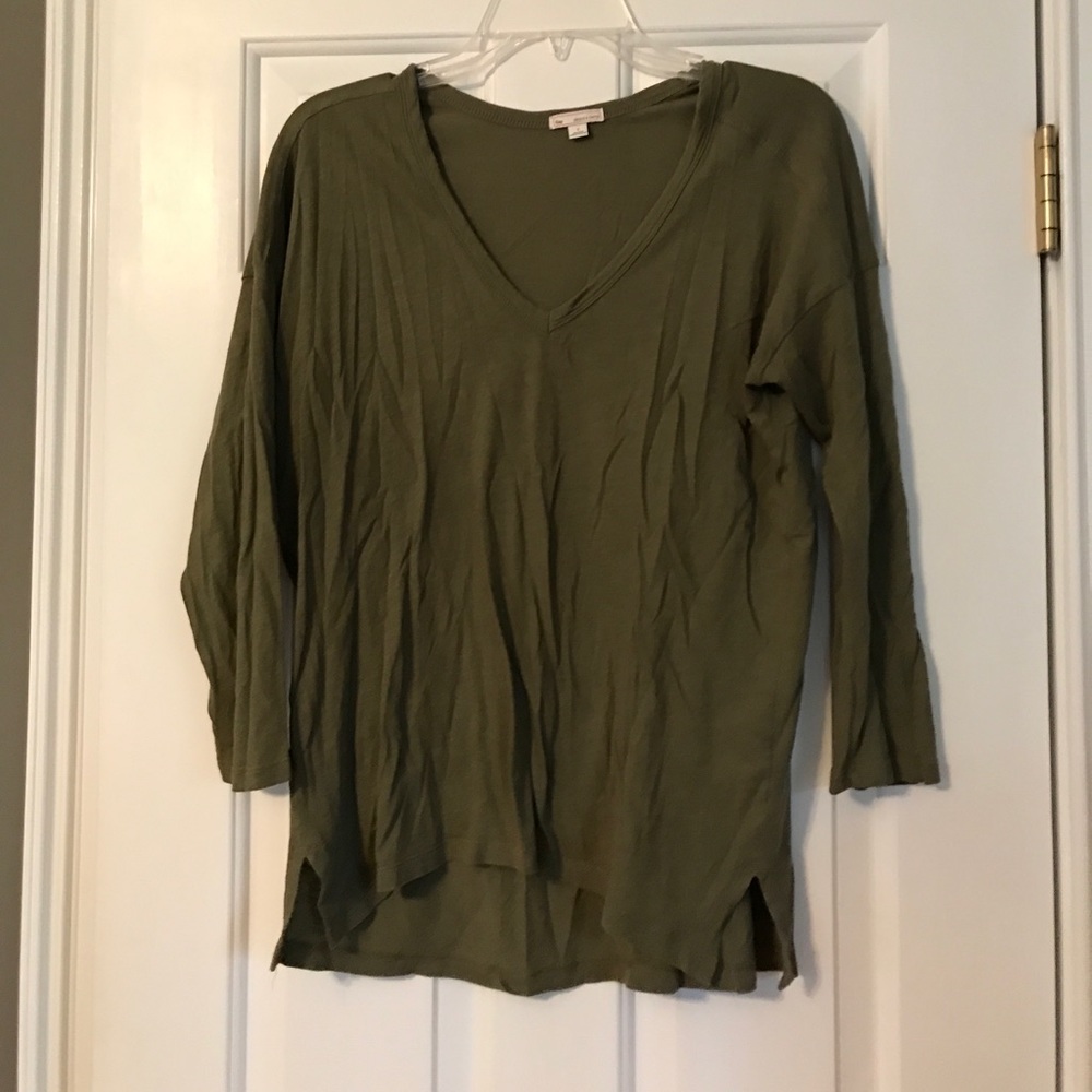 Gap Olive Green Tee 3/4 Length sleeve v-neck