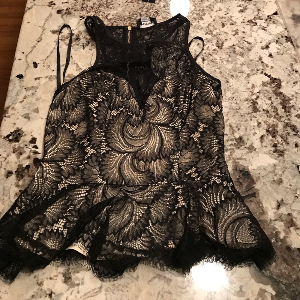 NWT Bebe lace peplum top XXS