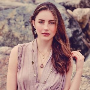 C+I Light Rose Teardrop Necklace NWT