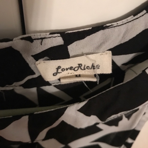 Geometric Keyhole Blouse - Picture 2 of 2