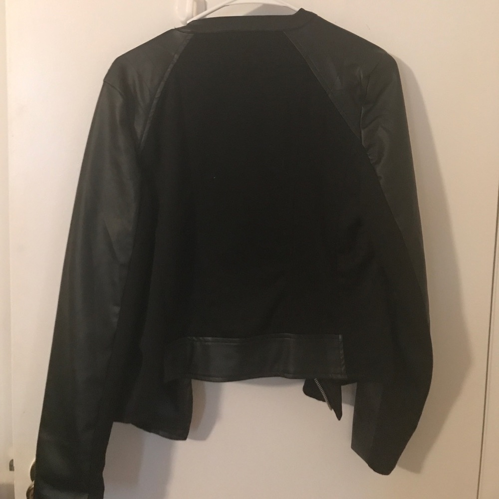 Leather jacket - Picture 2 of 3