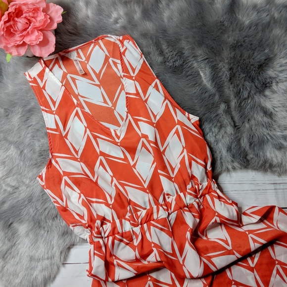 ❤️PEPPERMINT Orange geo print open back dress 0339 - Picture 2 of 7