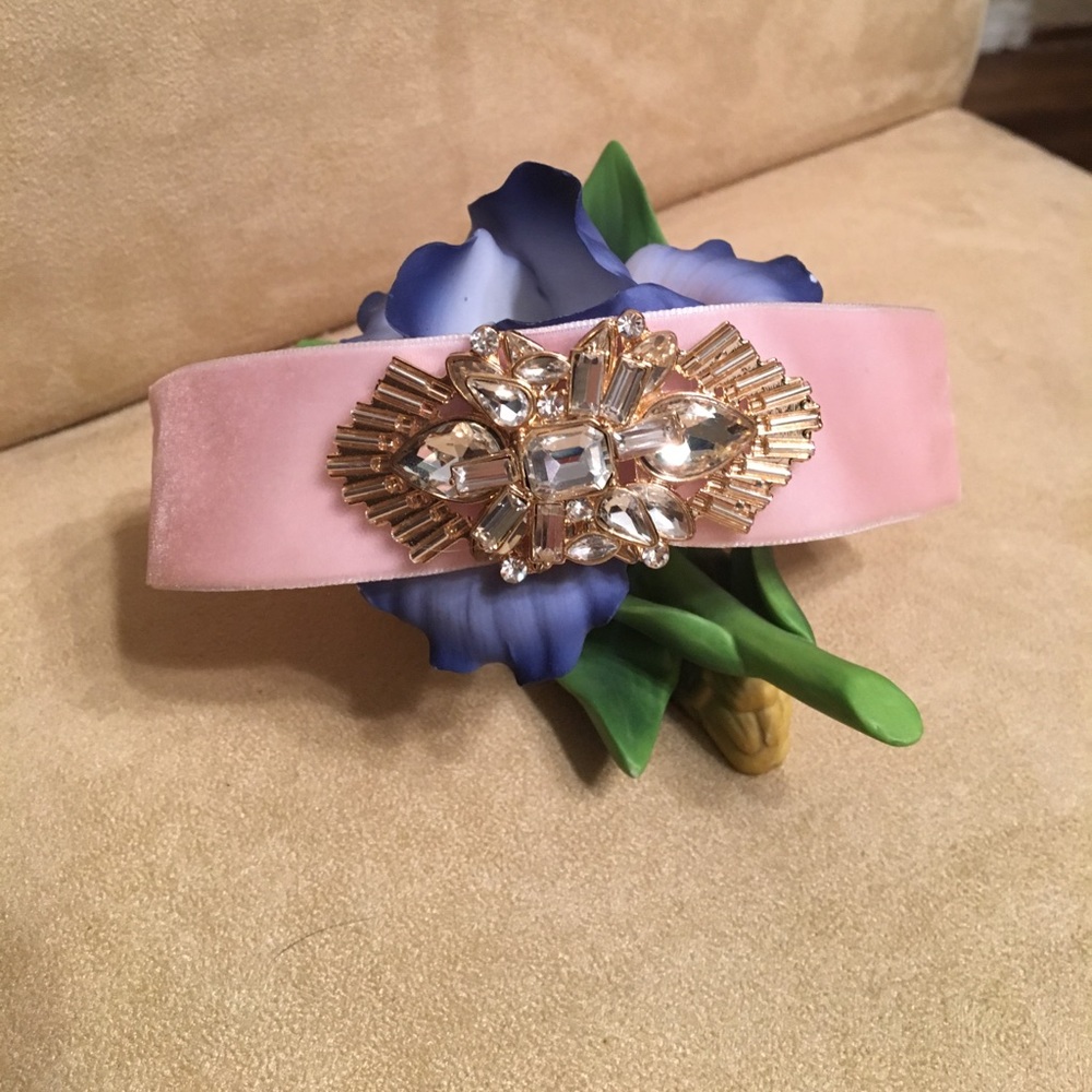 💕💕💕Super pretty pink velvet choker 💕💕💕