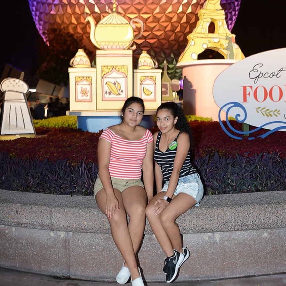 Meet your Posher, Amanda - Picture 1 of 1